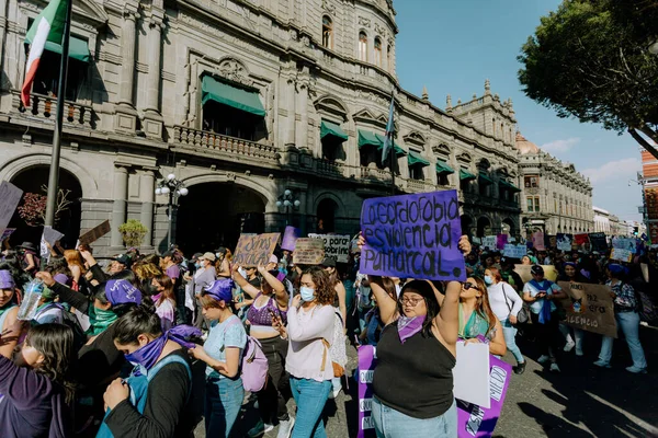 Διαδηλώσεις Στους Δρόμους Της Πόλης Puebla Κατά Διάρκεια Της Πορείας — Φωτογραφία Αρχείου