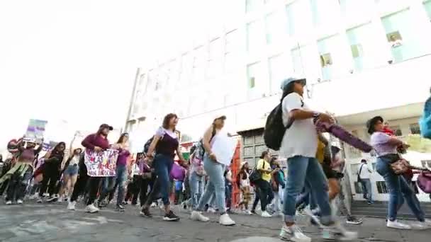 Акции Протеста Улицах Города Пуэбла Время Марша Права Женщин Феминистского — стоковое видео