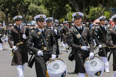 Puebla, Meksika; 5 Mayıs 2023: Meksika askerleri Puebla eyaletindeki 5 Mayıs muharebesinin yıldönümünde sivil geçit töreninde yürüdüler