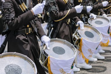 Puebla, Meksika; 5 Mayıs 2023: Meksika askerleri Puebla eyaletindeki 5 Mayıs muharebesinin yıldönümünde sivil geçit töreninde yürüdüler