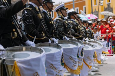 Puebla, Meksika; 5 Mayıs 2023: Meksika askerleri Puebla eyaletindeki 5 Mayıs muharebesinin yıldönümünde sivil geçit töreninde yürüdüler