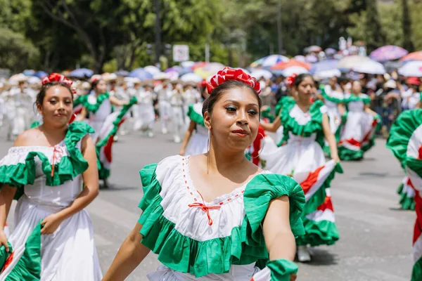 Diákok Parádéznak Május Csata Képviseletében Felvonulnak Polgári Parádén Május Puebla — Stock Fotó
