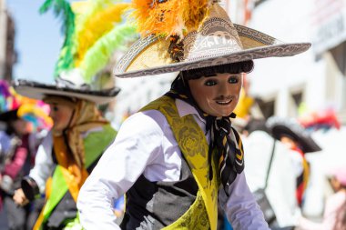 Meksika karnavalı, Meksikalı dansçılar Meksika 'da tipik parlak Meksikalı kostümleriyle 