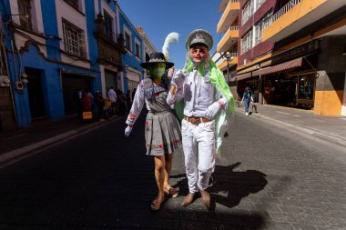 Meksika karnavalı, Meksikalı dansçılar Meksika 'da tipik parlak Meksikalı kostümleriyle 