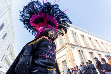 Meksika karnavalı, Meksikalı dansçılar Meksika 'da tipik parlak Meksikalı kostümleriyle 
