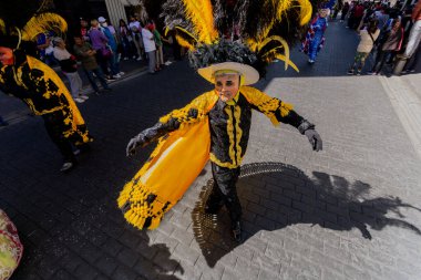 Meksika karnavalı, Meksikalı dansçılar Meksika 'da tipik parlak Meksikalı kostümleriyle 