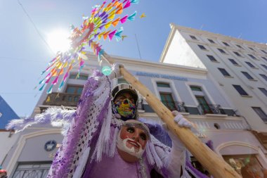 Meksika karnavalı, Meksikalı dansçılar Meksika 'da tipik parlak Meksikalı kostümleriyle 