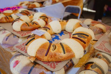 Rosca de Reyes, Roscn, Epiphany Pastası, geleneksel olarak.