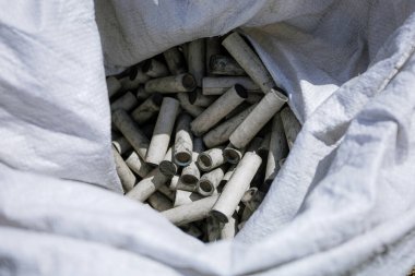 San Cristobal Tepontla 'da havai fişek yapımında kullanılan kalın metal tüp.
