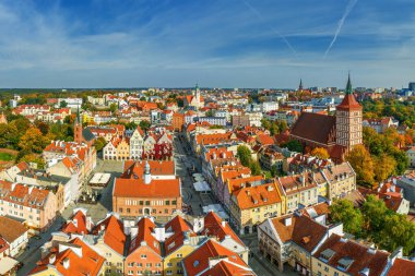 Polonya 'nın kuzeydoğusundaki Warmia' da bir şehir olan Olsztyn 'in hava manzarası.
