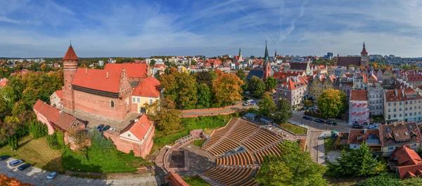 オルシュタインの空中写真 ポーランド北東部のウォルミアの都市 ストックフォト