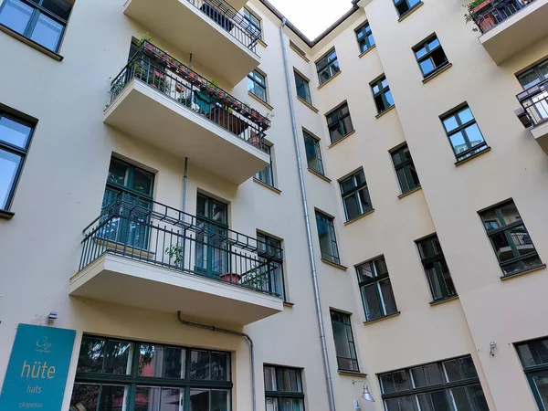 Berlin Germany July 2022 Facade Residential Building Beige Facade Seen — Stock Photo, Image