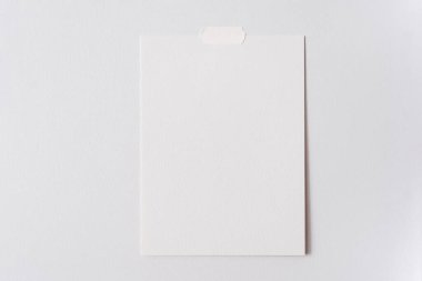 Tasarım, resim baskısı veya sunum için temiz boş kağıt modelleme şablonu