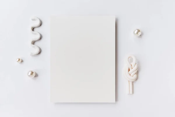 デザイン アートプリント プレゼンテーションのためのきれいな空白のペーパーモックアップテンプレート — ストック写真