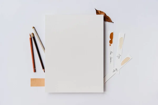Plantilla Maqueta Papel Blanco Limpia Para Diseño Impresión Arte Presentación —  Fotos de Stock