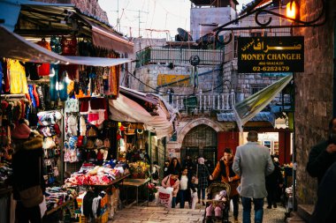 JERUSALEM, ISRAEL - 13 HAZİRAN, 2020: Kudüs, İsrail 'deki Eski Şehir Pazarı manzarası.