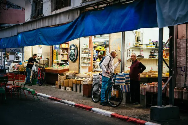 Tel Aviv Israel Januar 2020 Ein Straßenmarkt Einem Der Hippen lizenzfreie Stockfotos