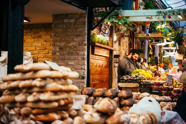stock image JERUSALEM, ISRAEL - 14 JANUARY, 2020: Bread on sale at Mahane Yehuda market in Jerusalem, Israel.