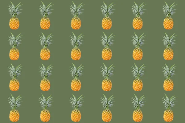 新鲜多汁的热带水果菠萝在纯色背景下飘扬 最小水果概念 类似的水果质地 — 图库照片