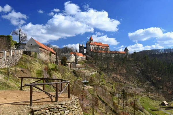 Tarihi Mimari Çek Cumhuriyeti Nin Nedvedice Köyündeki Pernstejn Şatosu Muhteşem — Stok fotoğraf
