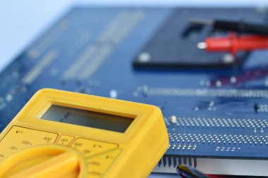 Elektronik devre kartının kapatılması, teknoloji arka planı