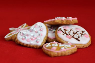 Çikolatalı ve şekerli kurabiye.