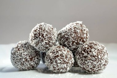 Cevizli çikolata truffles