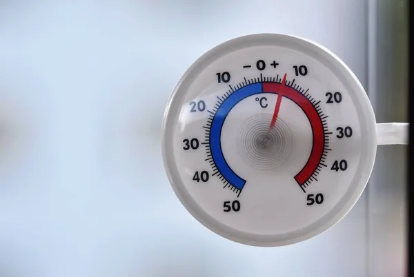 Nahaufnahme Eines Thermometers Der Luft — Stockfoto