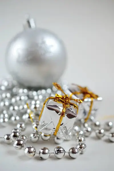 Weihnachten Hintergrund Mit Silbernen Kugeln Und Dekorationen — Stockfoto