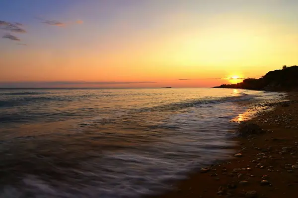 Hermosa Puesta Sol Playa Con Mar Grecia Isla Corfú Kerkyra — Foto de Stock