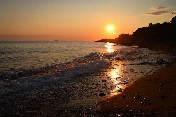 Hermosa Puesta Sol Playa Con Mar Grecia Isla Corfú Kerkyra — Foto de Stock