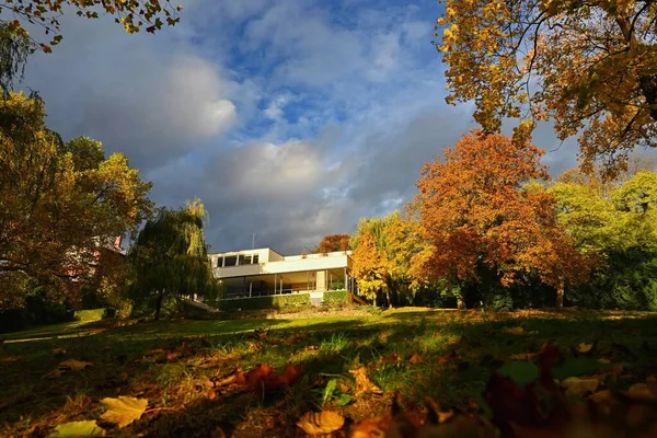 Villa Tugendhat Brno República Checa Bela Atmosfera Outono Parque Villa Imagem De Stock
