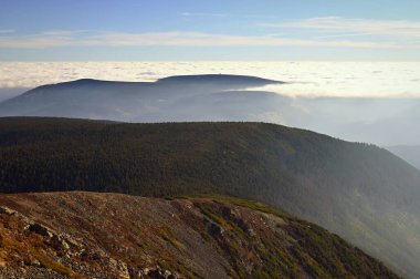 Snezka, Çek Cumhuriyeti 'nin en yüksek dağı, Dev Dağlar - Krkonose Ulusal Parkı, Çek Cumhuriyeti ve Polonya - Avrupa. 