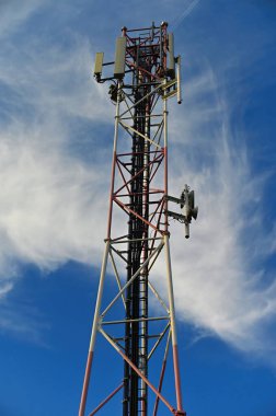Telekomünikasyon kulesi direği TV antenleri kablosuz teknoloji .