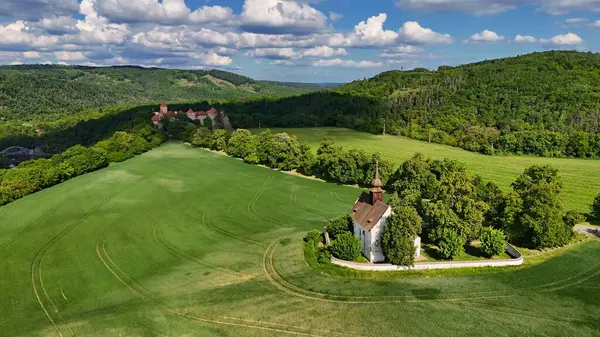 Güzel Gotik kale Veveri. City Brno Brno Barajı. South Moravia - Çek Cumhuriyeti - Orta Avrupa.