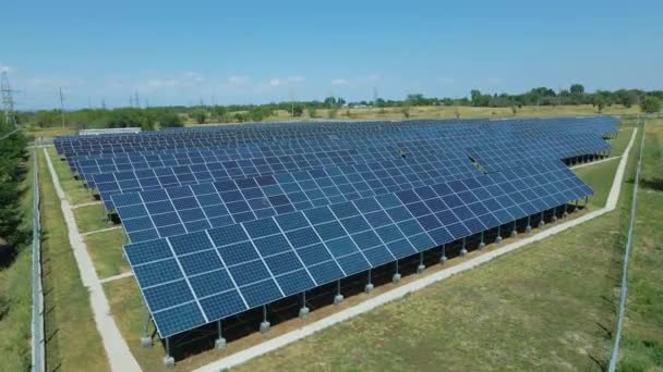 Солнечная Электростанция Фотоэлектрическими Модулями Электрическая Энергия Возобновляемые Источники Энергии — стоковое видео