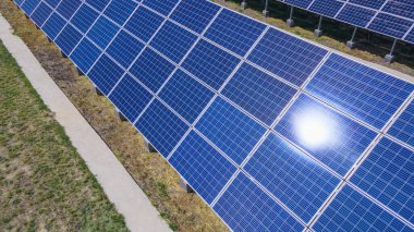 Güneş parlaması fotovoltaik modül hücreleri. Yeşil enerji
