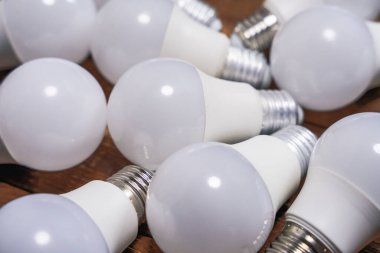 LED lamba, e27 tabanlı yakın plan. Elektrik tasarrufu                    