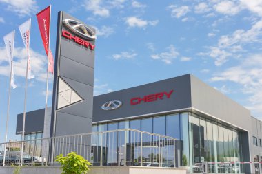 Almaty, Kazakistan - 29 Mayıs 2025: Chery araba galerisi. Çinli otomobil imalat şirketi.                       