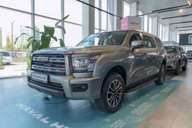 Almaty, Kazakistan - 29 Mayıs 2025: araba galerisinde Haval H5. Çinli araba markası                          