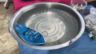 Endonezya 'nın geleneksel oyuncak teknesinin portresi.