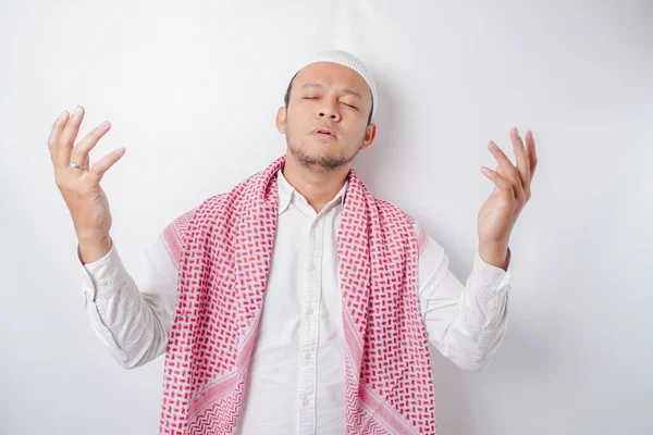 Asyalı Yakışıklı Müslüman Adam Tanrı Dua Ediyor — Stok fotoğraf