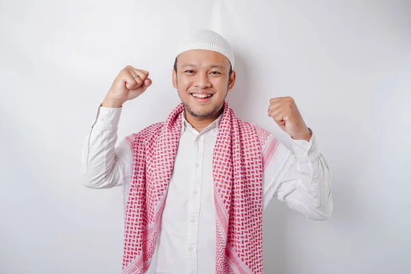 Seorang Pemuda Muslim Asia Dengan Ekspresi Bahagia Sukses Terisolasi Oleh — Stok Foto