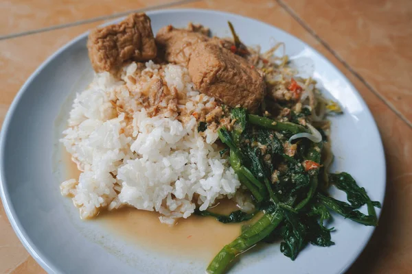Леток Самбал Тумпанг Выглядит Похоже Грудью Традиционные Блюда Восточной Центральной — стоковое фото