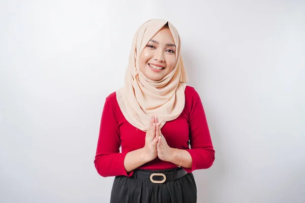 Ritratto Una Giovane Donna Musulmana Con Indosso Hijab Che Saluto — Foto Stock