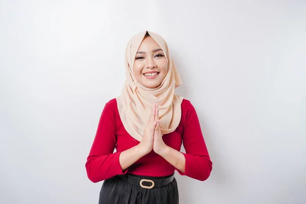 Portrett Ung Vakker Muslimsk Kvinne Med Hijab Som Gester Eid – stockfoto