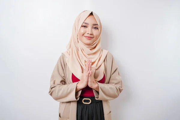 아름다운 이슬람 히잡을 무바라크에게 인사하는 — 스톡 사진