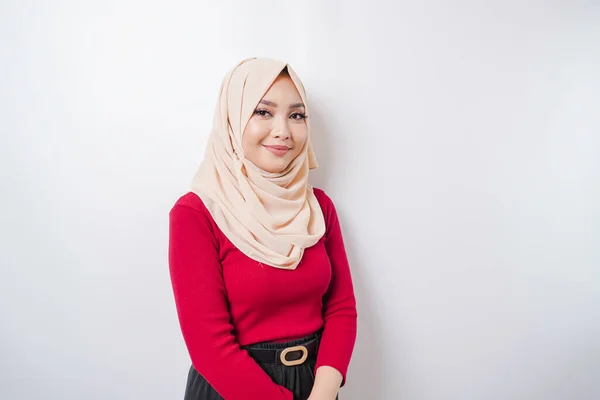 Retrato Uma Mulher Muçulmana Asiática Sorridente Confiante Olhando Para Câmera — Fotografia de Stock