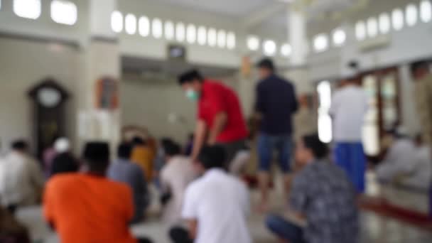 Fondo Borroso Hombres Islámicos Rezan Mezquita Viernes Reunión Mezquita — Vídeo de stock