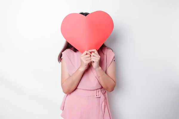 Asian Woman Holding Red Paper Heart Shape Covering Her Face — Stock fotografie
